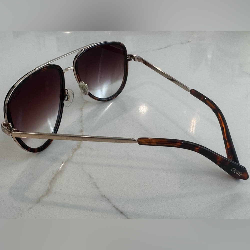Quay All In Aviator Sunglasses with Tortoiseshell & Gradient Brown Lenses - Picture 4 of 6